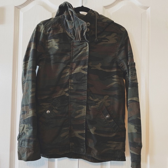 American Eagle Camouflage Jacket Embroidered Love Type AE-177 Size Small - Picture 1 of 13